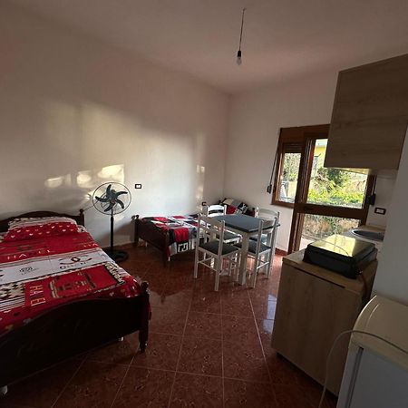Apartment For Rent Vacation Krasniqi Karpen Екстер'єр фото